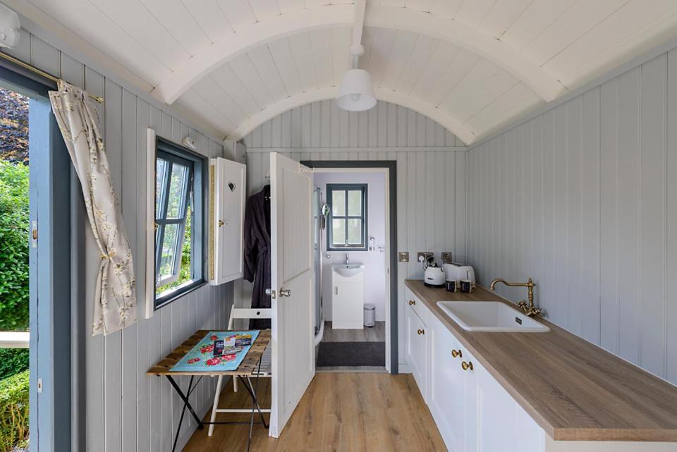 Hawthorn Hut Kilkenny Glamping At Jenkinstown House Hotel Jenkinstown Park Luaran gambar
